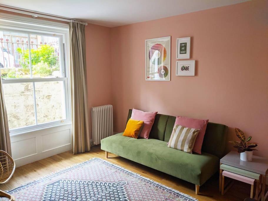 Stylish And Colourful Flat Minutes From The Beach Margate Esterno foto